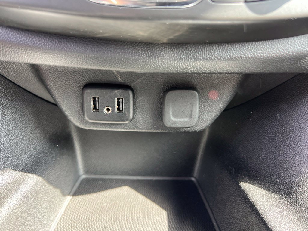 Used 2020 Chevrolet Traverse LT w/ Driver Confidence II Package AWD/4WD image 34