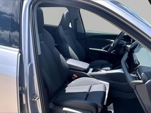 Used 2025 Audi Q5 Premium Plus w/ Premium Plus AWD/4WD image 7