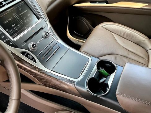Used 2016 Lincoln MKX Reserve FWD image 17