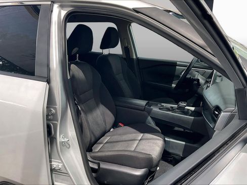 Used 2025 Nissan Rogue SV FWD image 17