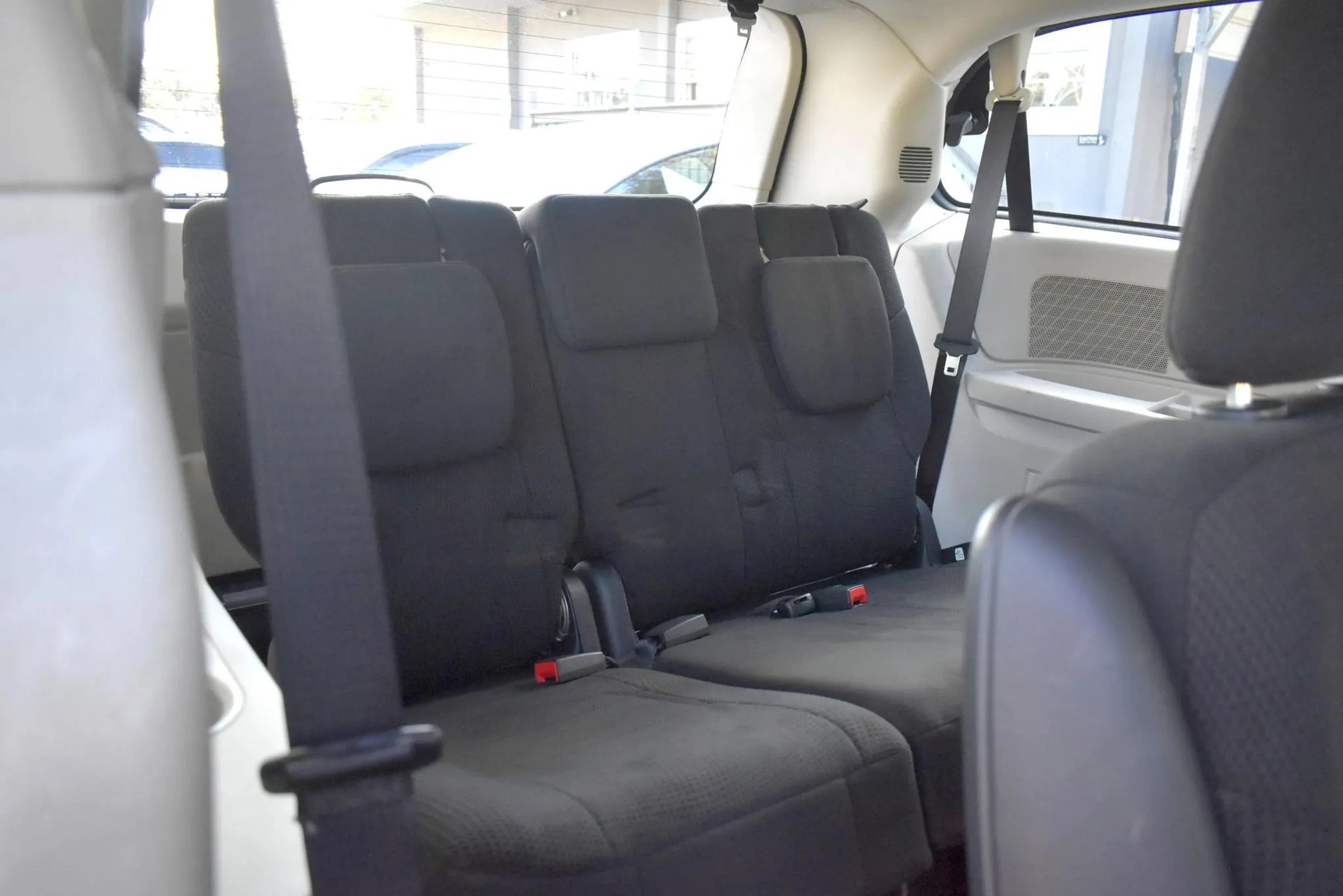 Used 2013 Dodge Grand Caravan American Value Package FWD image 17