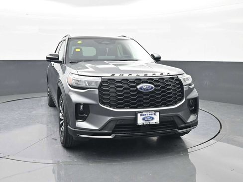 New 2026 Ford Explorer ST-Line image 2
