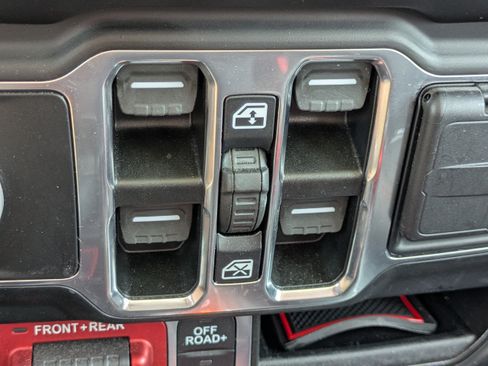 Used 2021 Jeep Wrangler Unlimited Rubicon AWD/4WD image 26