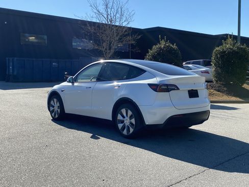 Used 2023 Tesla Model Y Long Range image 15