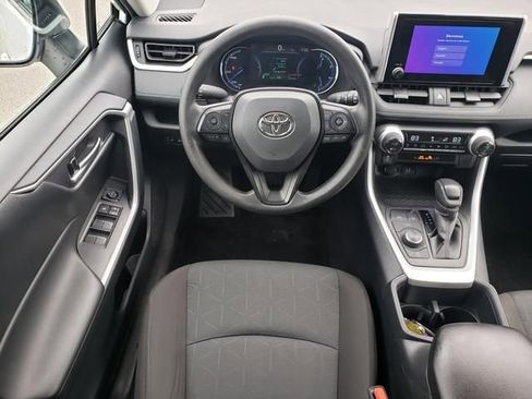 Used 2025 Toyota RAV4 XLE AWD/4WD image 16