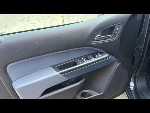 Used 2018 Chevrolet Colorado Z71 AWD/4WD image 7