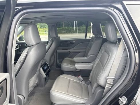 Used 2021 Lincoln Aviator Reserve w/ Elements Package Plus RWD image 10