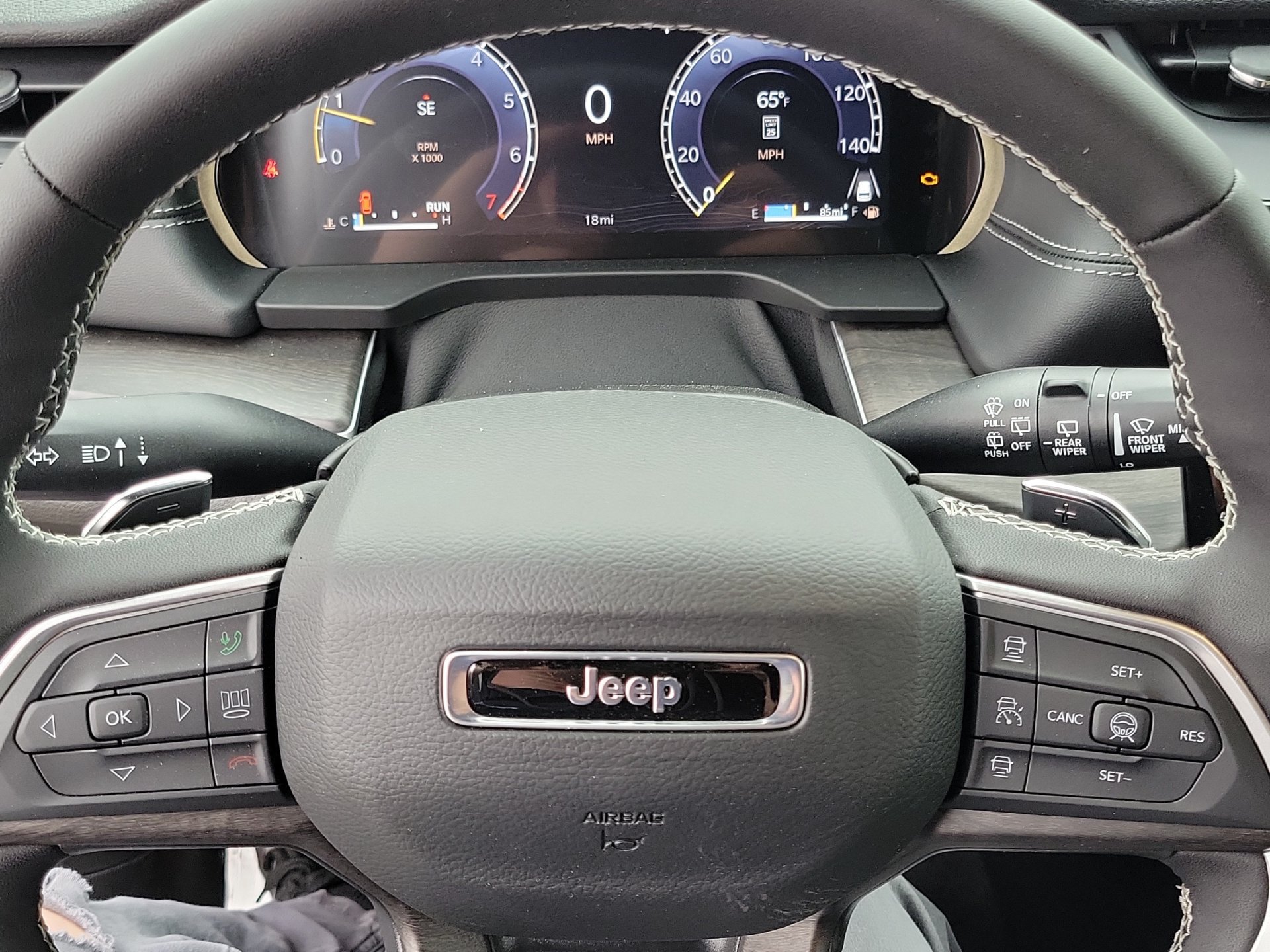 New 2026 Jeep Grand Cherokee Altitude RWD image 4