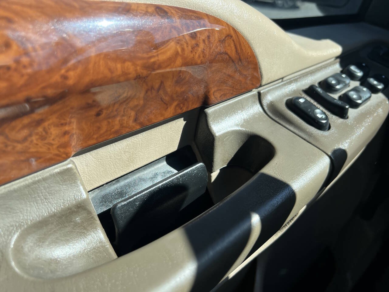 Used 2003 Ford F250 Lariat AWD/4WD image 12