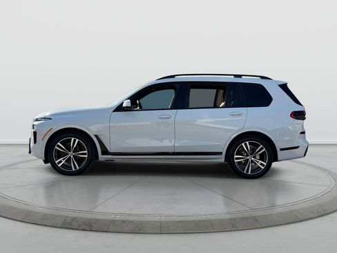 Used 2026 BMW X7 xDrive40i AWD/4WD image 4