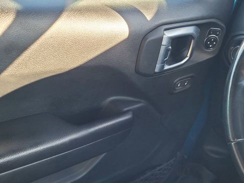 Used 2020 Jeep Wrangler Unlimited Sport image 32