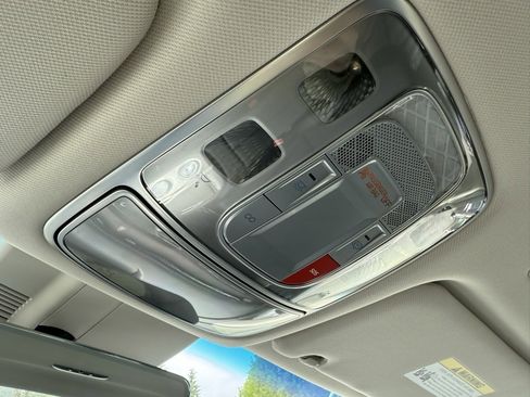 Used 2024 Genesis G80 image 34