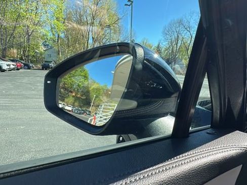 Used 2025 Volkswagen Tiguan SE AWD/4WD image 26