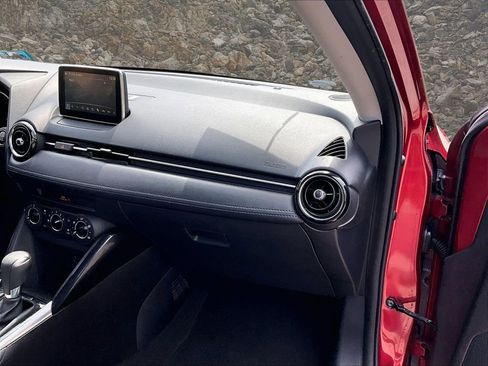 Used 2017 Toyota Yaris iA image 14