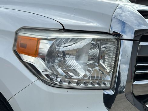 Used 2016 Toyota Tundra SR5 image 10