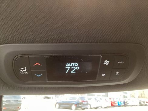 New 2026 Chrysler Pacifica Select image 20