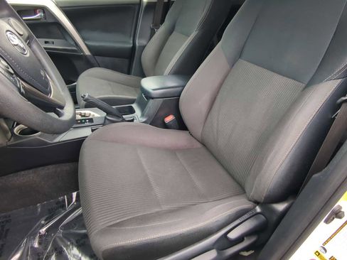Used 2015 Toyota RAV4 XLE image 17
