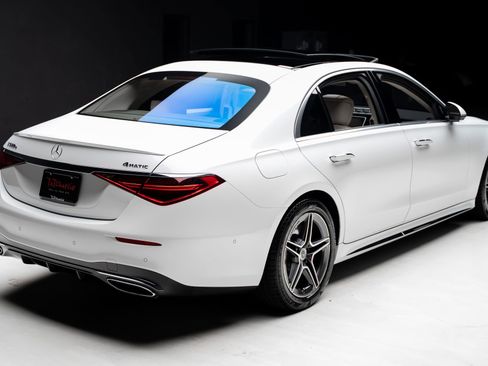 Used 2024 Mercedes-Benz S 580e 4MATIC Sedan w/ AMG Line image 34