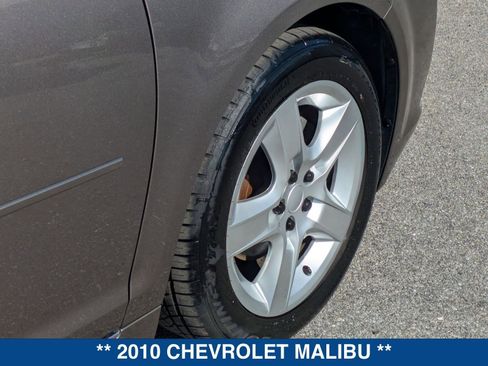 Used 2010 Chevrolet Malibu LT w/ Power Convenience Package image 12