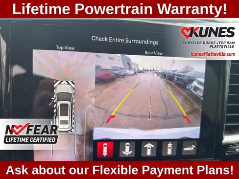 Used 2024 Chrysler Pacifica Touring-L FWD image 17