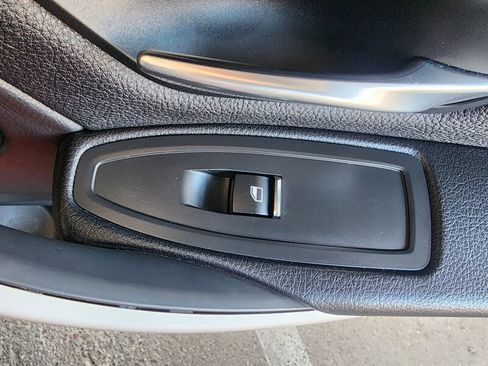 Used 2018 BMW 320i Sedan w/ Convenience Package image 57