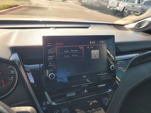 Used 2022 Toyota Camry XSE FWD image 13