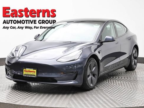 Used 2023 Tesla Model 3 Standard Range RWD image 1
