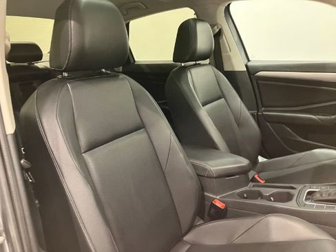 Used 2019 Volkswagen Jetta SE FWD image 40