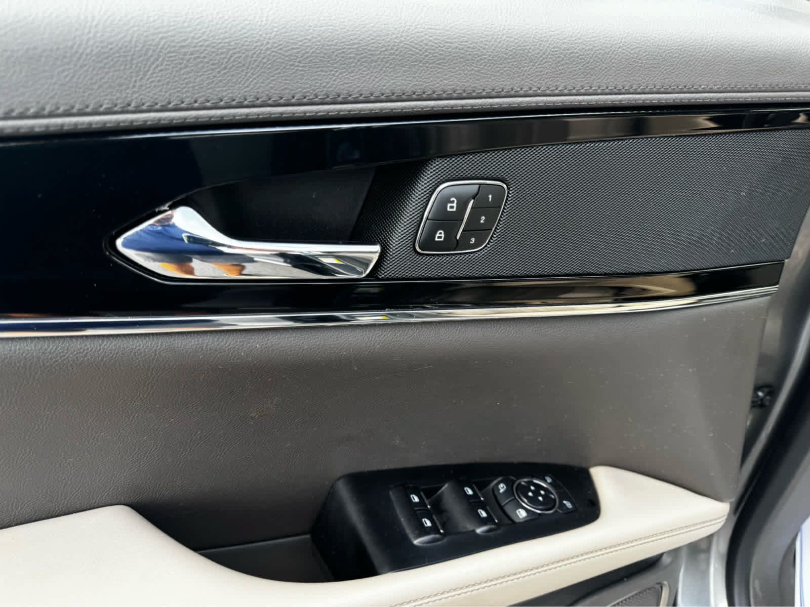 Used 2023 Lincoln Nautilus Reserve AWD/4WD image 19