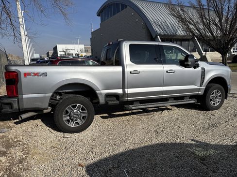 Used 2024 Ford F350 Lariat w/ FX4 Off-Road Package image 7