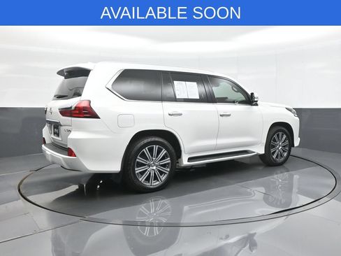 Used 2016 Lexus LX 570 4WD w/ Luxury Package image 7