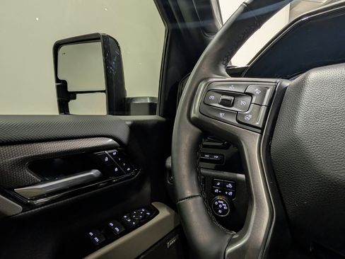 Used 2025 Chevrolet Silverado 2500 ZR2 w/ Technology Package image 27