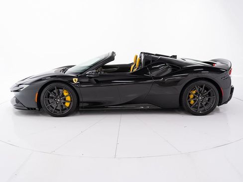 Used 2022 Ferrari SF90 Spider AWD/4WD image 2