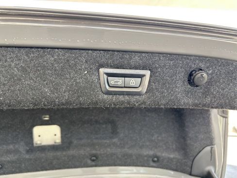 Used 2022 BMW 540i xDrive w/ M Sport Package image 35