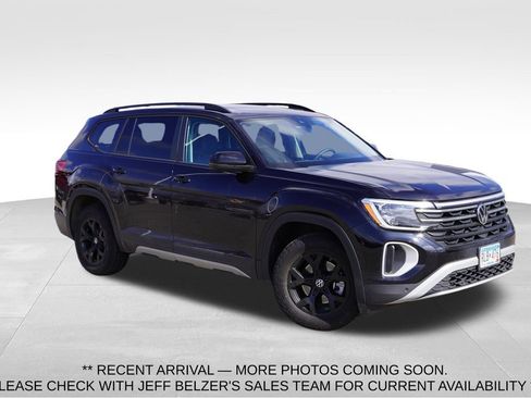 Used 2024 Volkswagen Atlas Peak Edition SEL image 1
