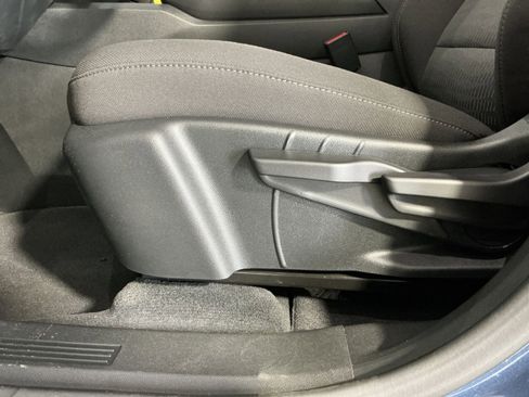 New 2026 Chevrolet Equinox LT w/ Safety and Technology Package FWD image 15