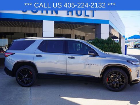 Used 2023 Chevrolet Traverse Premier w/ Redline Edition FWD image 9