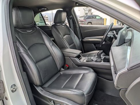 Used 2024 Cadillac XT4 Premium Luxury AWD/4WD image 28