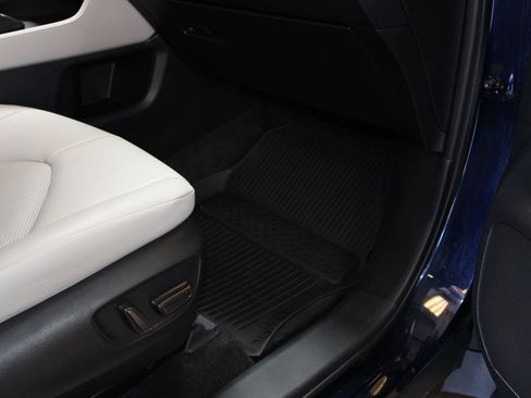 Certified 2024 Toyota Grand Highlander AWD image 41