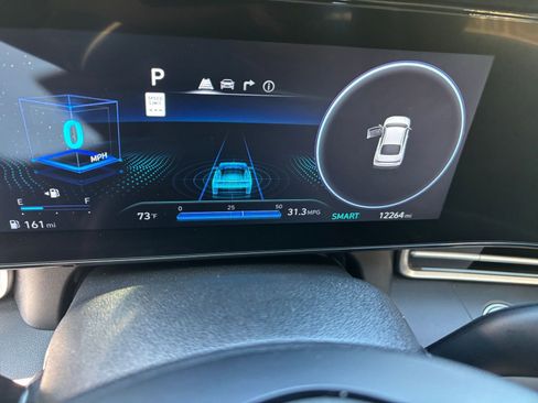 Used 2025 Hyundai Elantra SEL FWD image 35