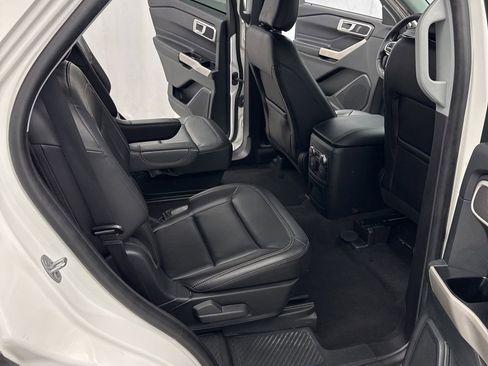 Used 2022 Ford Explorer XLT w/ Equipment Group 202A RWD image 27