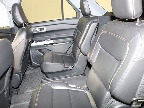 Used 2022 Ford Explorer XLT w/ Equipment Group 202A image 25