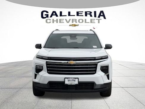 New 2026 Chevrolet Traverse LT image 3