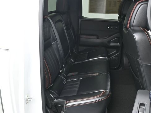Used 2023 Nissan Frontier PRO-4X w/ Pro-4X Premium Package AWD/4WD image 8