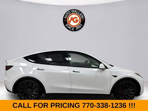 Used 2022 Tesla Model Y Performance AWD/4WD image 1