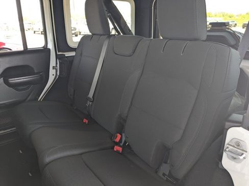 Used 2018 Jeep Wrangler Unlimited Sport S AWD/4WD image 19