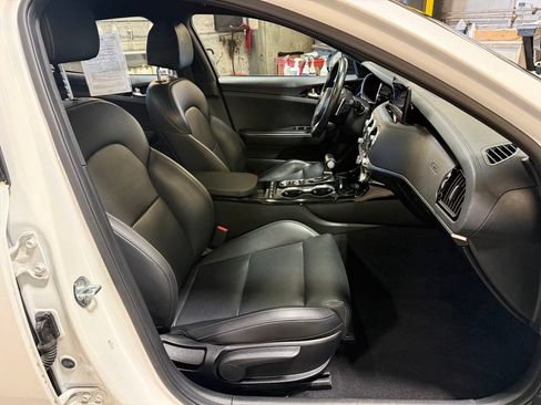 Used 2022 Kia Stinger GT-Line RWD image 28
