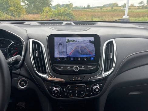 Used 2023 Chevrolet Equinox Premier image 14