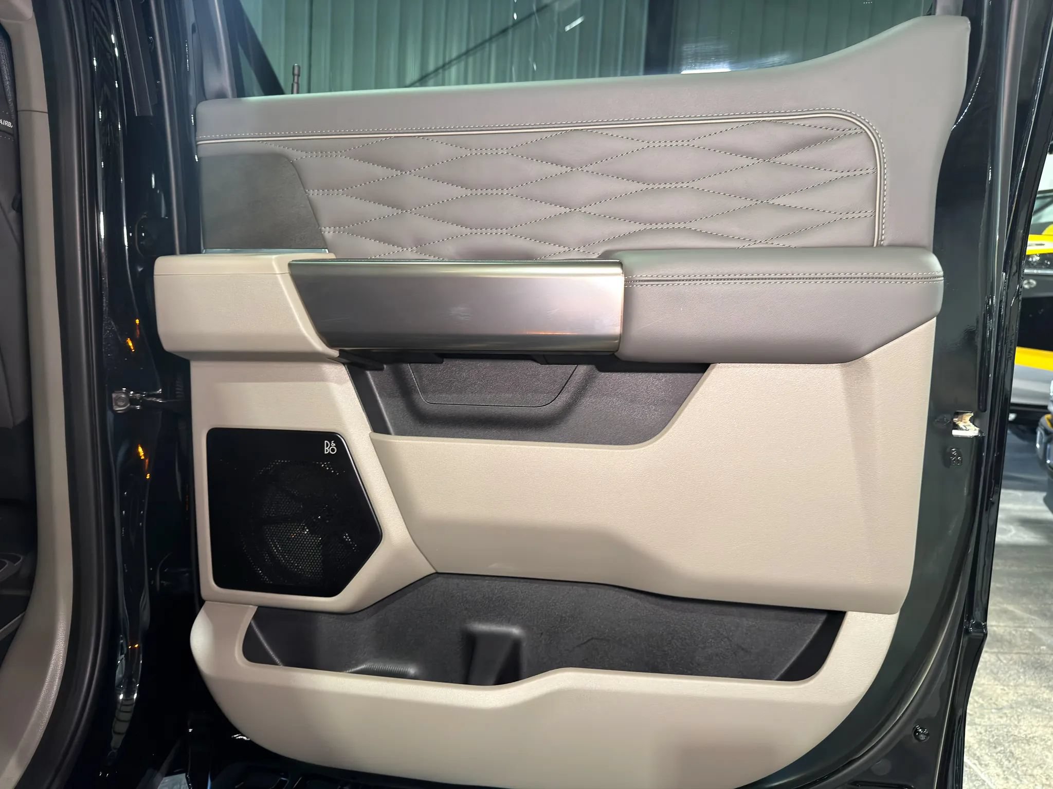Used 2025 Ford F450 Platinum w/ Platinum Plus Package AWD/4WD image 15
