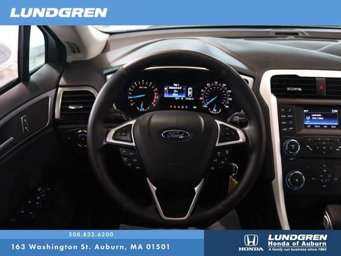 Used 2014 Ford Fusion SE w/ Equipment Group 201A FWD image 18